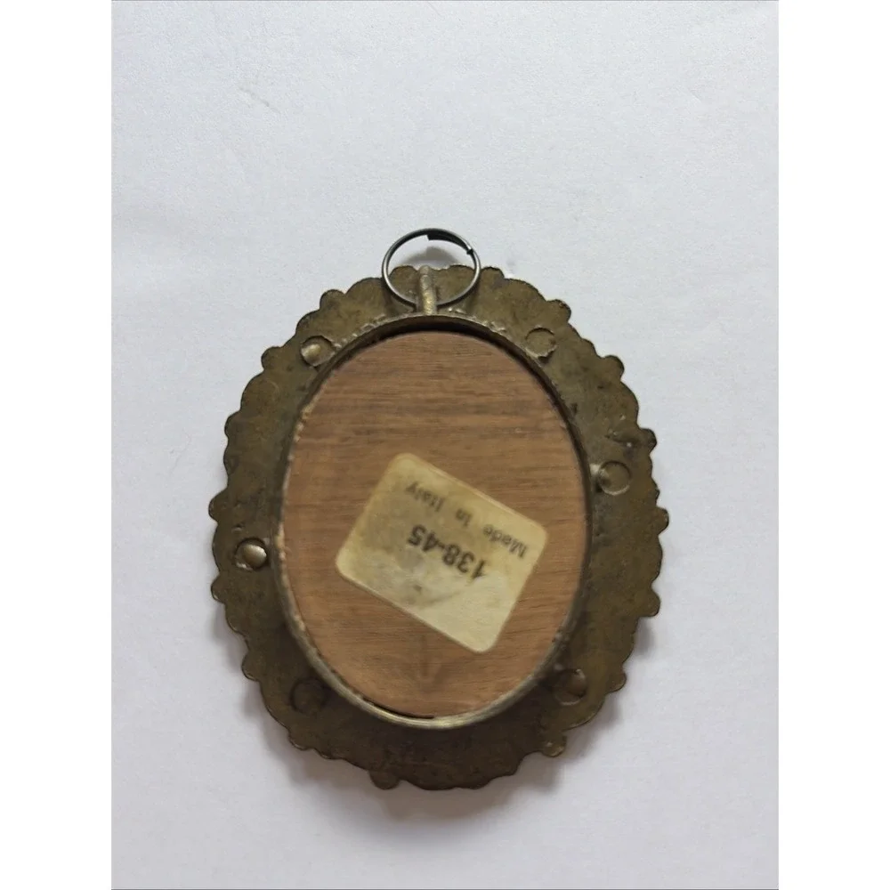 Vintage Victorian Lady Cameo In Ornate Metal Frame 2.75 In X 2.75 In - Hanging